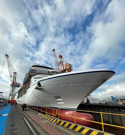 OCEANIA CRUISES LÄSST NEUES SCHIFF VISTA IN DER FINCANTIERI WERFT IN GENUA ZU WASSER